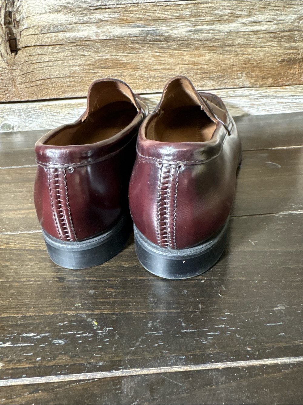 Vintage G.H. Bass & Co. Weejuns burgundy leather penny loafers - Picture 4 of 8